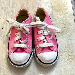 Children’s converse pink size 7